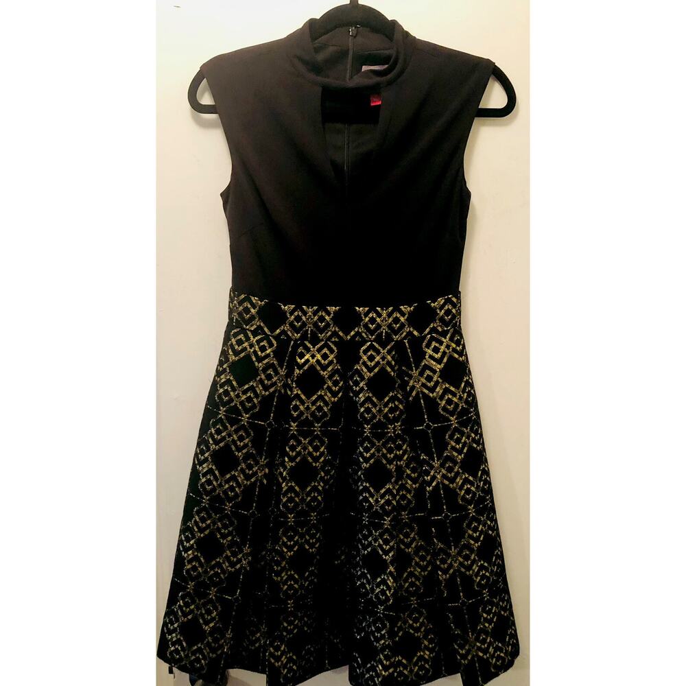 Vince Camuto Cocktail Dress SZ 2 Sleeveless Metallic Gold Black Lined Zip Fit B1